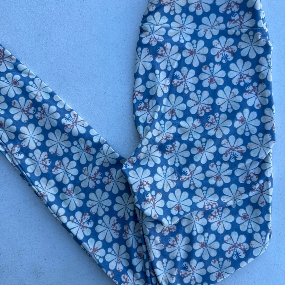 NWOT LuLaRoe OS One Size Blue Floral Leggings